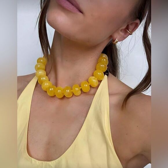 Vibrant Yellow Beaded Necklace Q275 - Picture 2 of 6